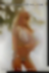 Looking to expand my couples MFM experiences.